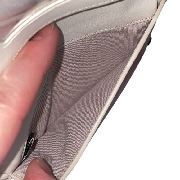 Kate Spade EUC Rainbow Hearts Printed Small Slim Bifold Wallet - Picture 9 of 16